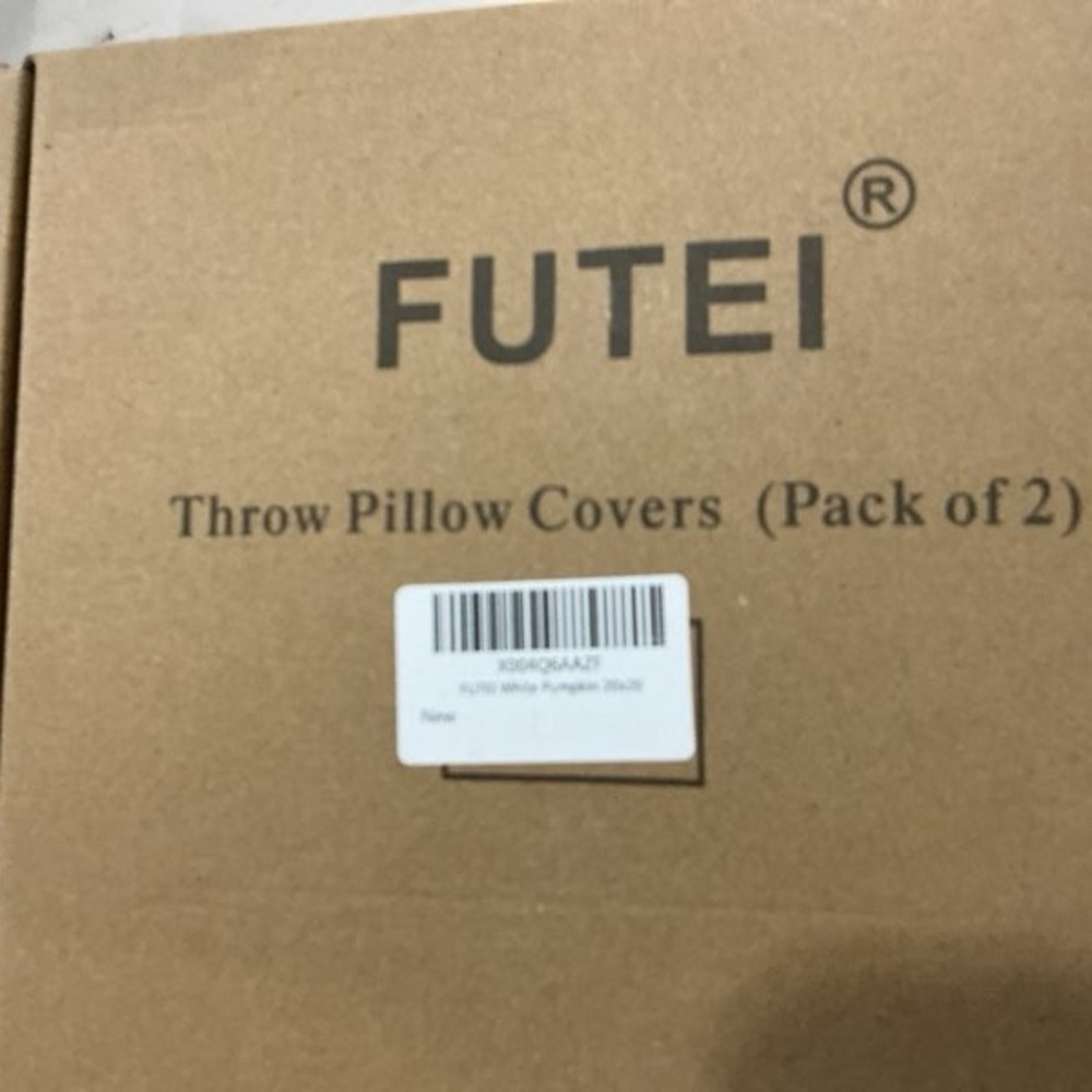 FUTEI Set of 2 Pumpkin Throw Pillow Covers 20x20 New - Picture 7 of 7